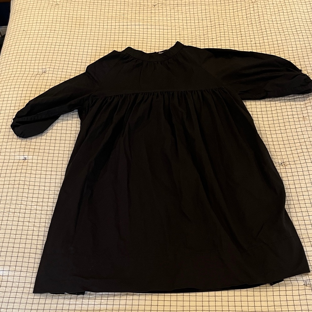Casual Black Flowy Dress w/ Pockets